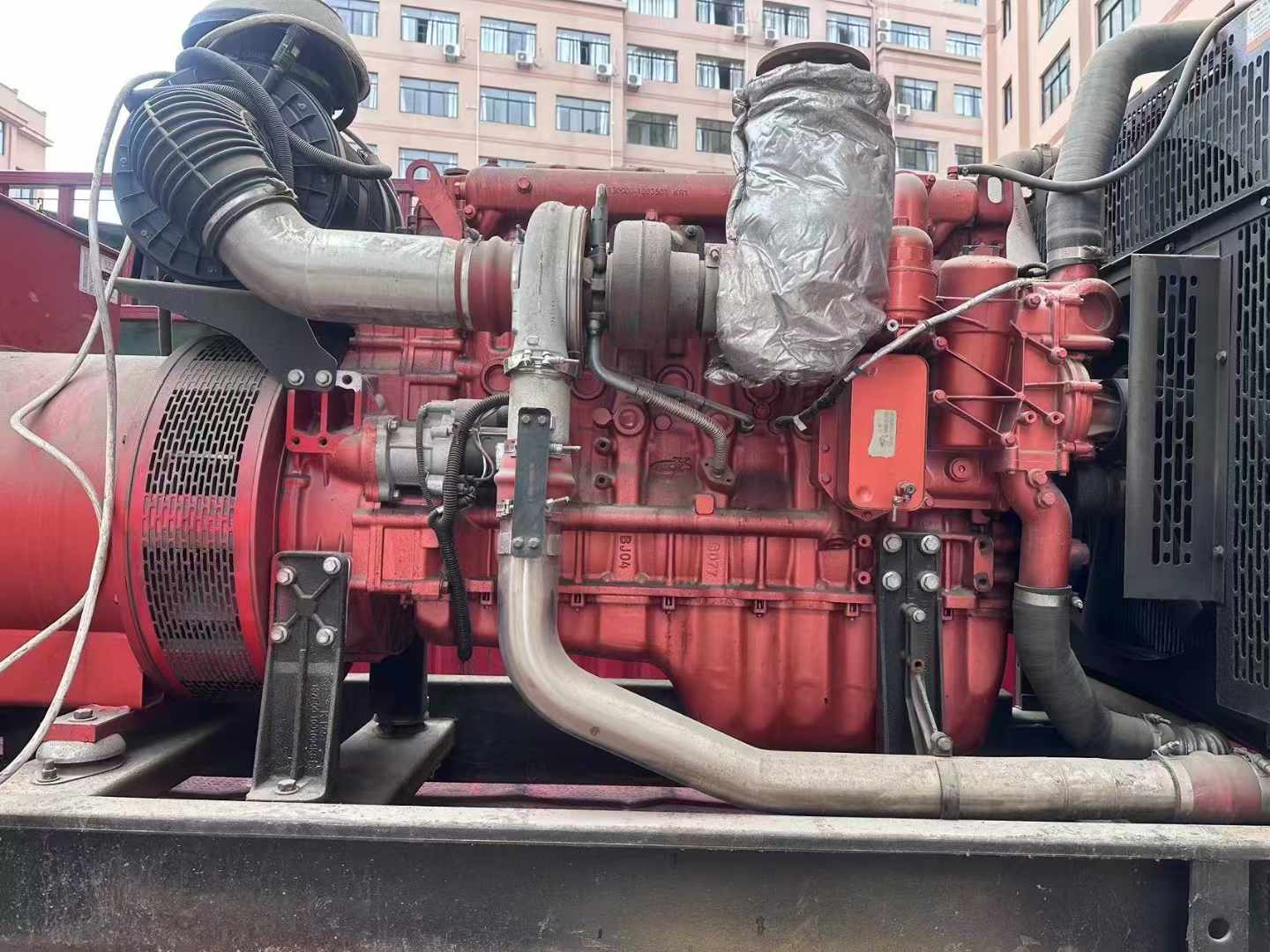 新平如何选择适合 600kW 柴油发电机组的过载保护器？
